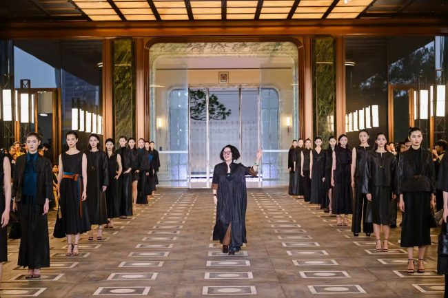 致敬梦想艺耀湾区｜2026广东时装周-春季盛大启幕，香江1号高定大秀惊艳全场